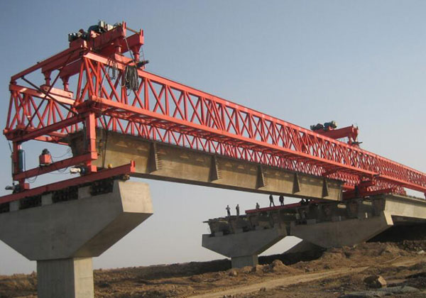 山西太原公路架橋機生產現(xiàn)場