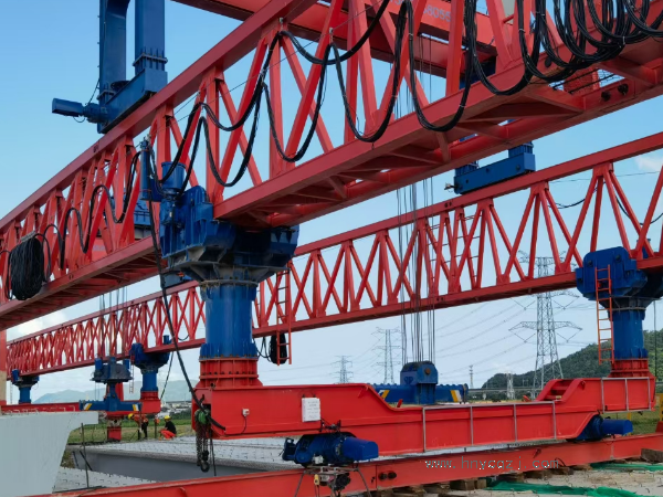 架橋機(jī)試吊過(guò)程中如何應(yīng)對(duì)意外事件或突發(fā)狀況?