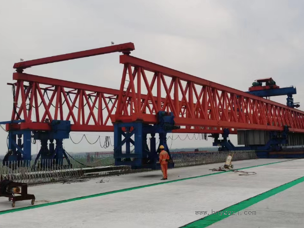 如何選擇**適合自己的架橋機？