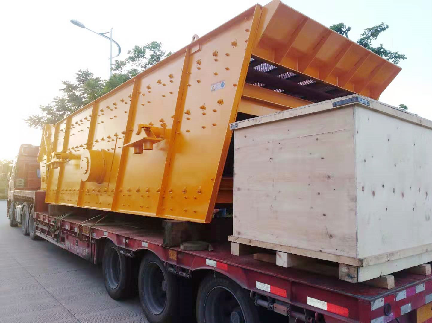 江蘇破碎機廠家-菲尼克斯發湖南郴州設備回顧