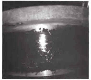 上架體襯套外表面涂抹修補劑