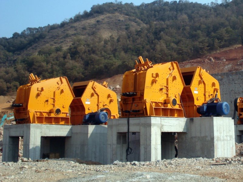 反擊式破碎機(jī)